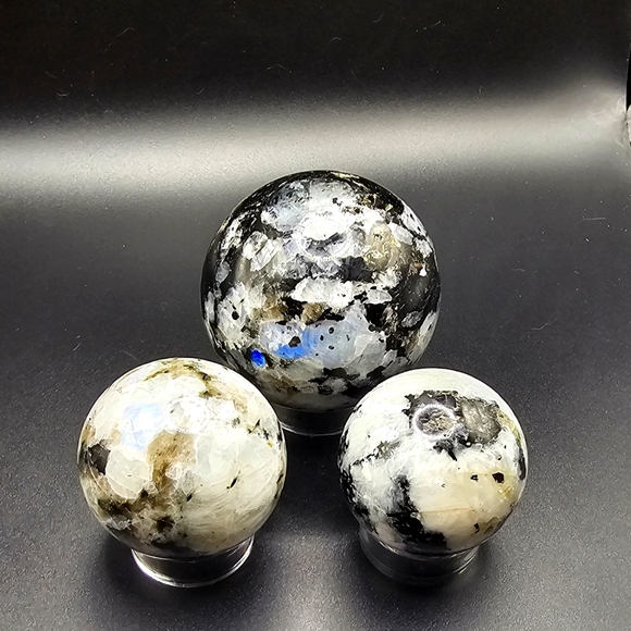 COPY - Set of 3 Moonstone Crystal Spheres - Picture 8 of 9